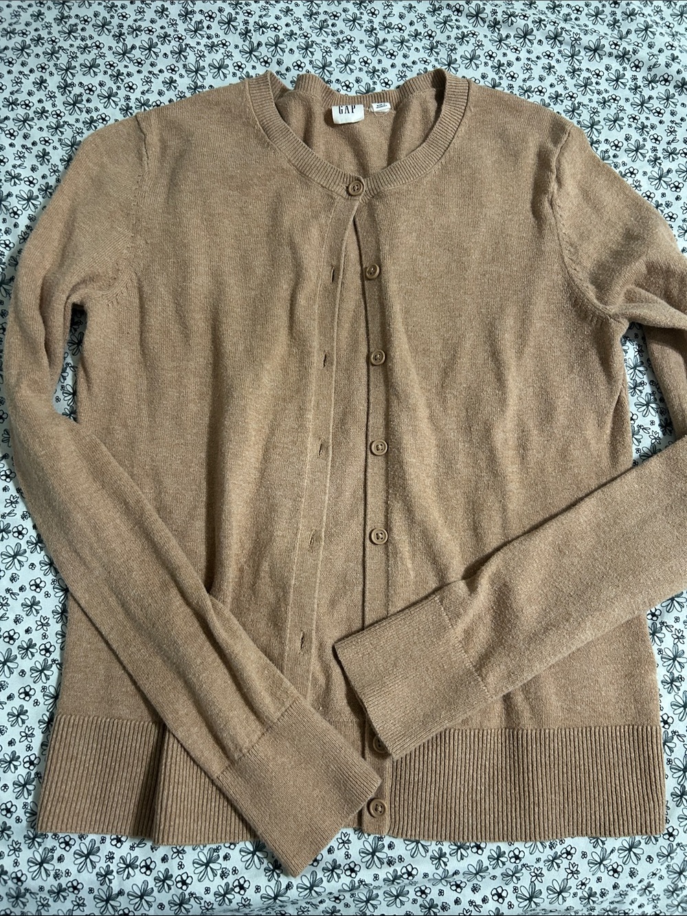 GAP Women's Camel/Tan Crewneck Button-Front Cardigan
